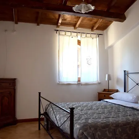 Apartment With 2 Bedrooms In Vallo Di Nera With Wonderful Mountain View Furnished Balcony And Wifi 50 Km From The Slopes * Vallo di Nera