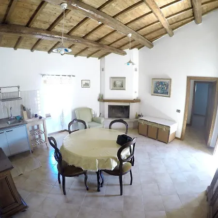 Apartment With 2 Bedrooms In Vallo Di Nera With Wonderful Mountain View Furnished Balcony And Wifi 50 Km From The Slopes Apartman *