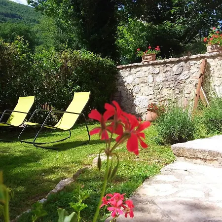 Apartment With 2 Bedrooms In Vallo Di Nera With Wonderful Mountain View Furnished Balcony And Wifi 50 Km From The Slopes Apartman