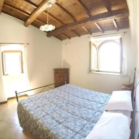 Apartment With 2 Bedrooms In Vallo Di Nera With Wonderful Mountain View Furnished Balcony And Wifi 50 Km From The Slopes Apartman