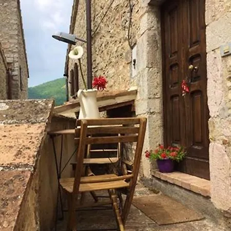 Apartment With 2 Bedrooms In Vallo Di Nera With Wonderful Mountain View Furnished Balcony And Wifi 50 Km From The Slopes Vallo di Nera